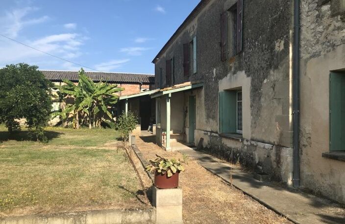 Maison en pierre de 3 pièces principales — photo 2