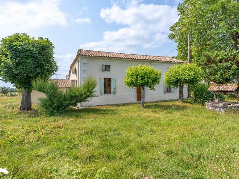 Maison en pierre de 4 pièces principales — photo 1