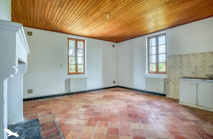 Maison en pierre de 4 pièces principales — photo 2