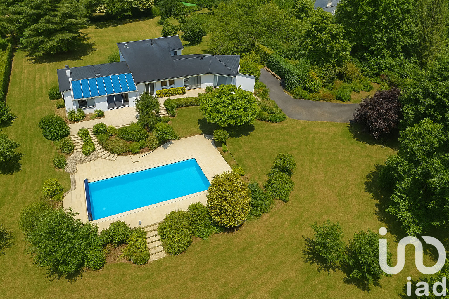 Chatellerault - 265m² - 8p. - 6ch.