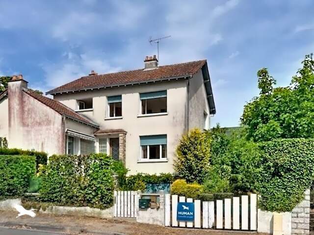 Maison de ville de 9 pièces principales — photo du bien