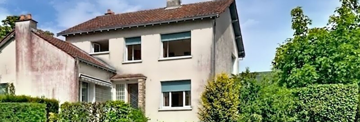 Maison 9 Pièces 165 m² à vendre à Le Dorat (87210)
