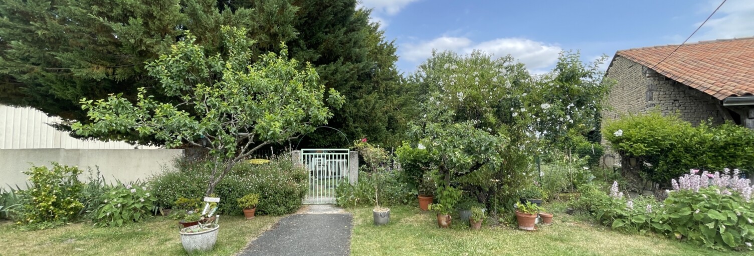 Maison 3 Pièces 100 m² à vendre à Lachaise (16300)