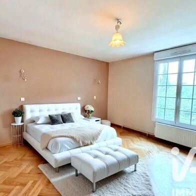 Maison 7 pièces 550000 €