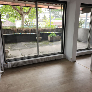 Bureau 3 pièces 770 €