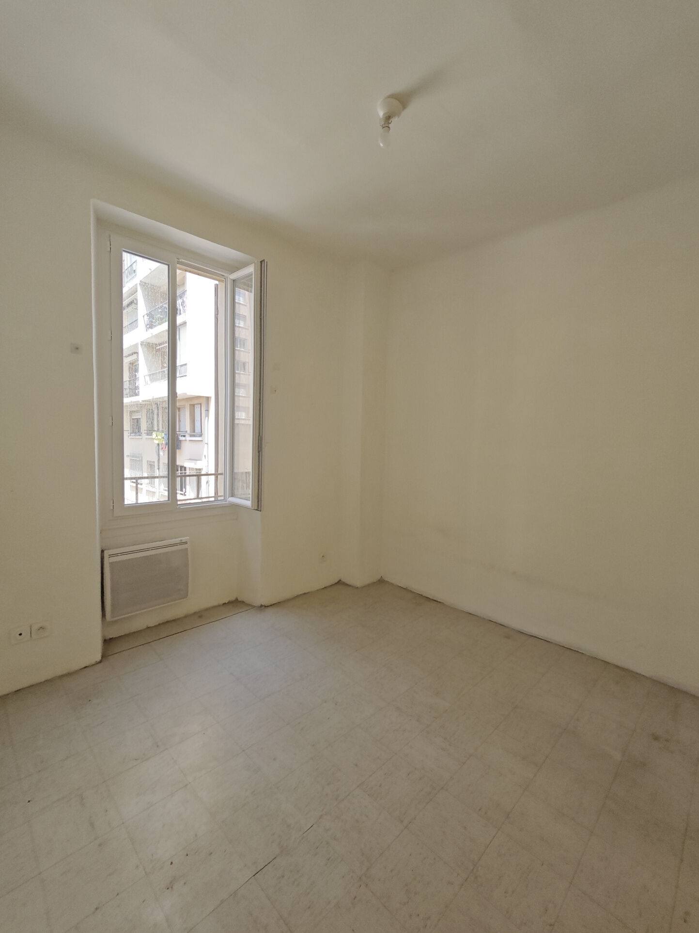 Appartement  T1 à louer Marseille 7eme 13007