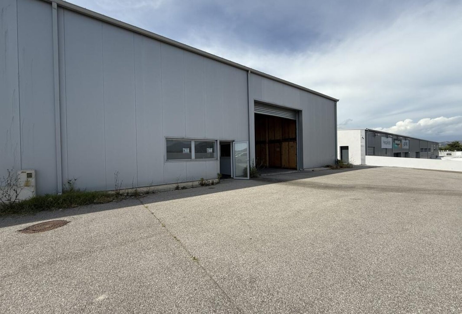 Hangar à vendre — photo 1