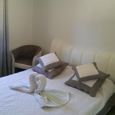 Maison 6 pièces 2960 €