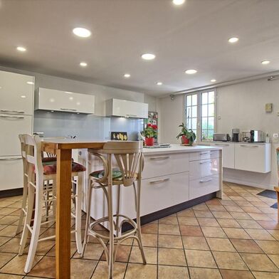 Maison 15 pièces 585000 €