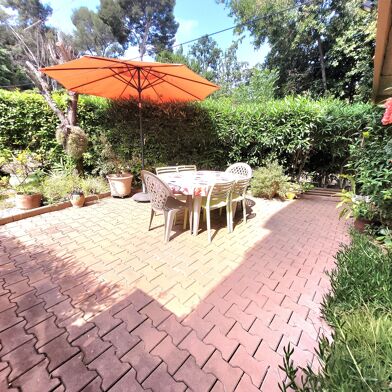 Appartement 3 pièces 275600 €