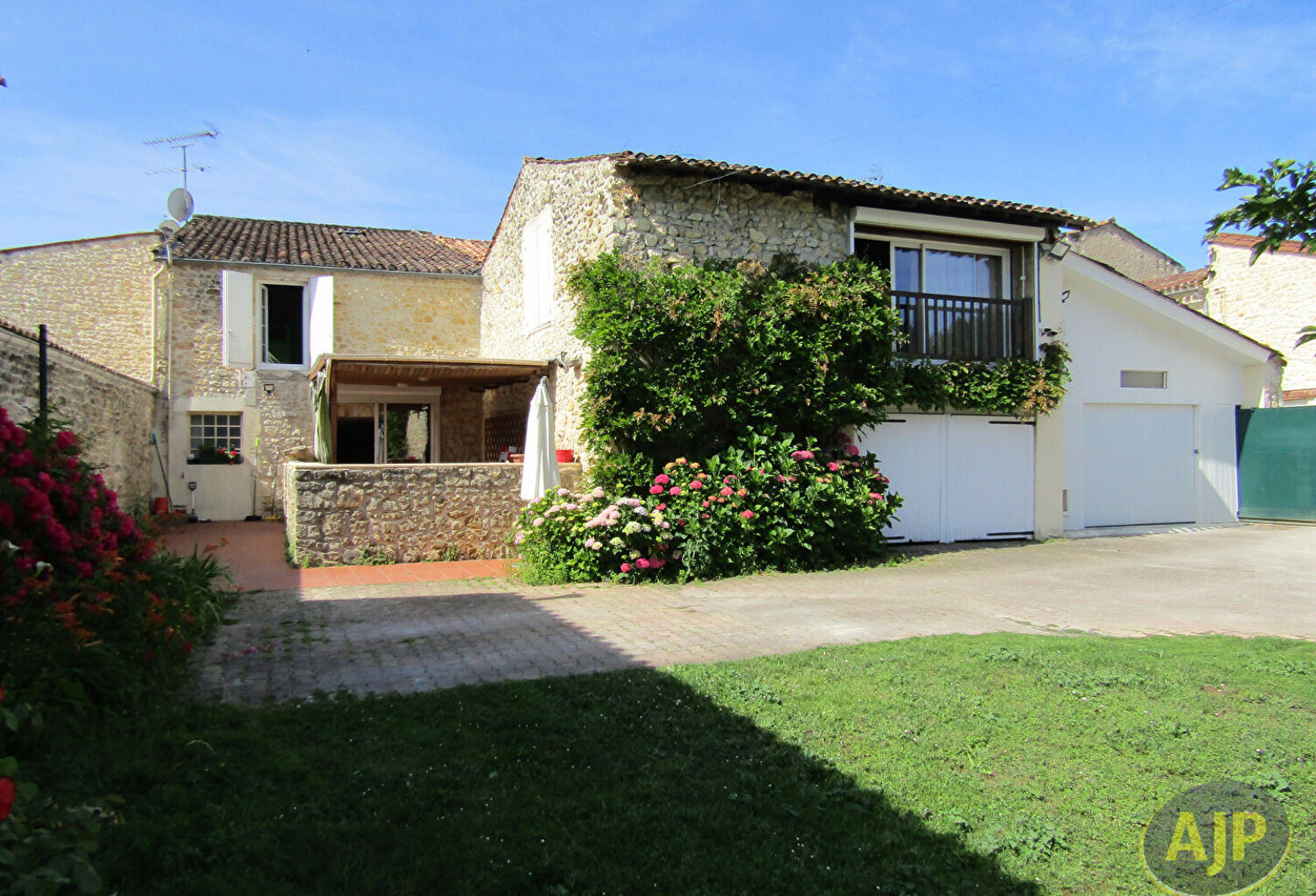 Maison de charme 315m2 avec piscine ! — photo 1