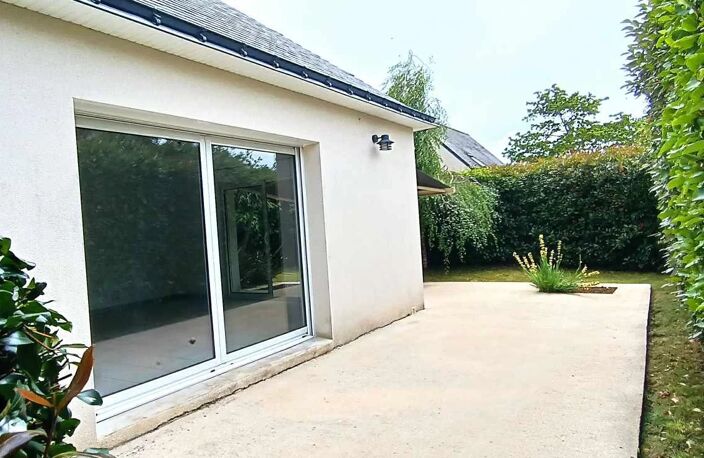 EXCLUSIVITÉ - MAISON FAMILIALE PLAIN-PIED GARAGE - LOCMINE — photo 4