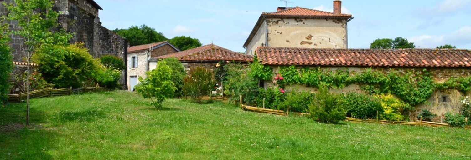 Maison 6 Pièces 184 m² à vendre à Cherves-Châtelars (16310)