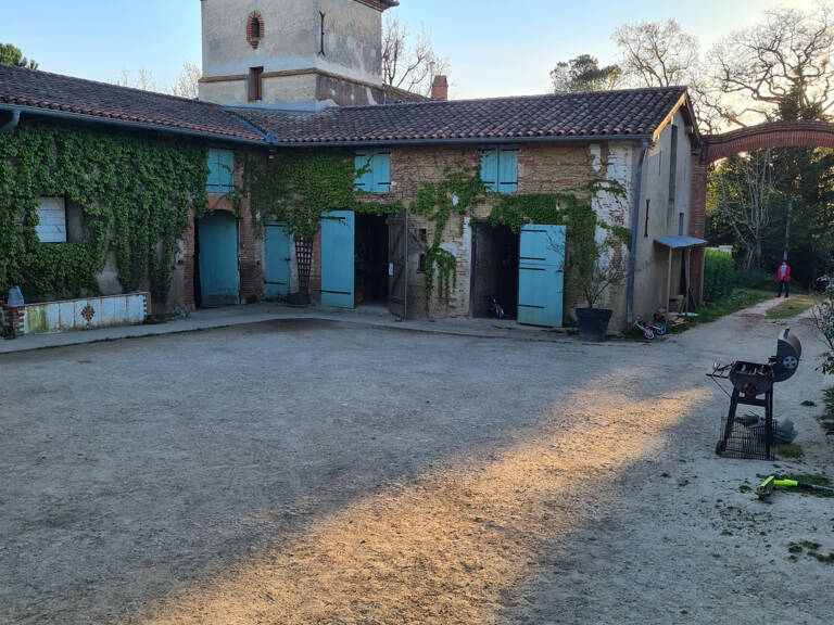 CINTEGABELLE- Fonds de commerce pension de chevaux et poney — photo 1