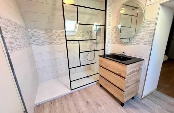Charmante maison en pierre avec local commercial – En plein cœur de Rostrenen — photo 3