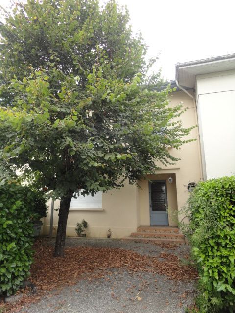 Villa / Maison 4 pièces  à louer Aire-sur-l'Adour 40800