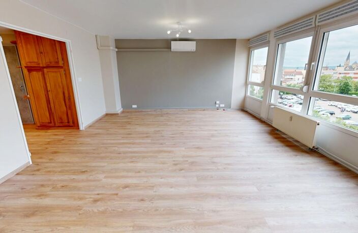Appartement F5, dernier étage rénové, garages ! — photo 4