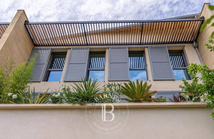 CENTRE-VILLE AIX-EN-PROVENCE – MAISON DE VILLE 230 M² – 4 CHAMBR — photo 2