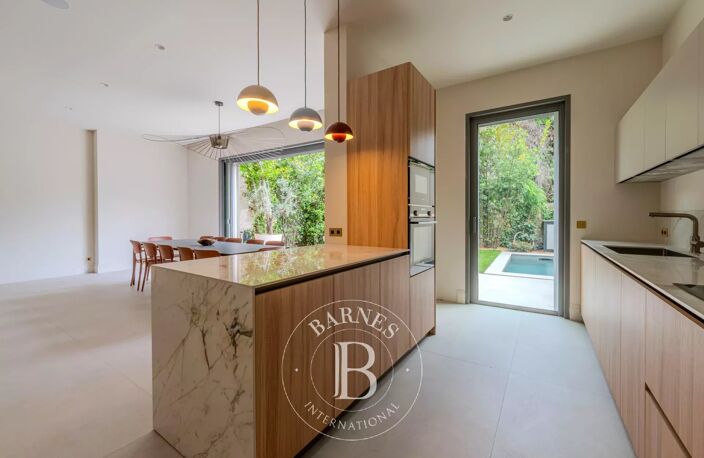 CENTRE-VILLE AIX-EN-PROVENCE – MAISON DE VILLE 230 M² – 4 CHAMBR — photo 4