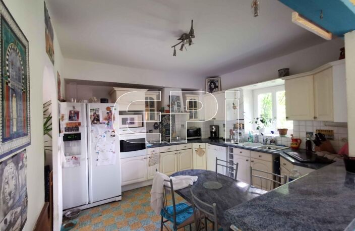 8074 : Belle longère en pierre et tuiles de 192 m² avec 175 m? — photo 3