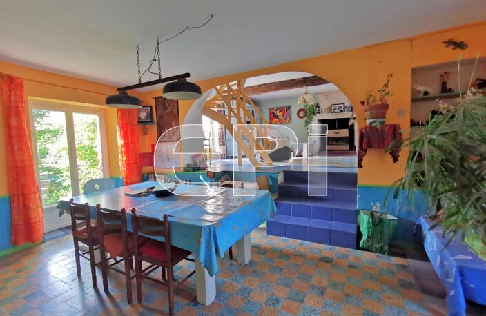 8074 : Belle longère en pierre et tuiles de 192 m² avec 175 m? — photo 5