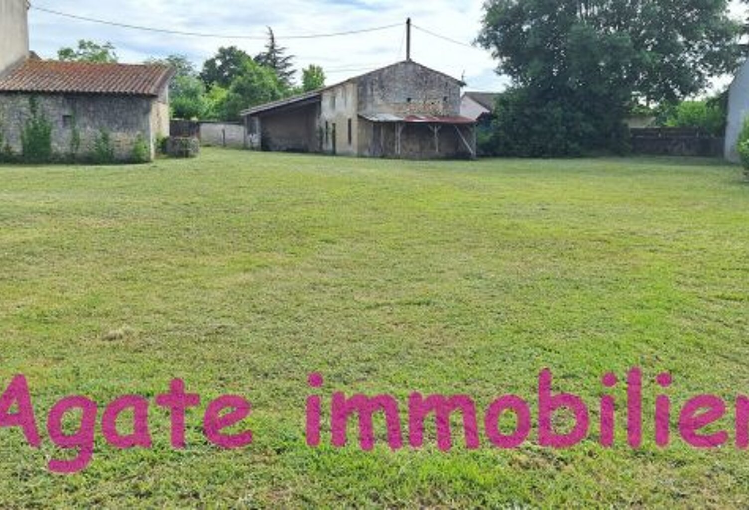 Terrain de 1400m² a batir a noaillan proche langon — photo 1