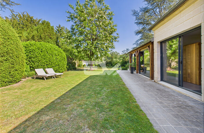 Jolie Maison Familiale avec Dépendances, Piscine et Jardin, à Proximité de Toutes Commodités — photo 3