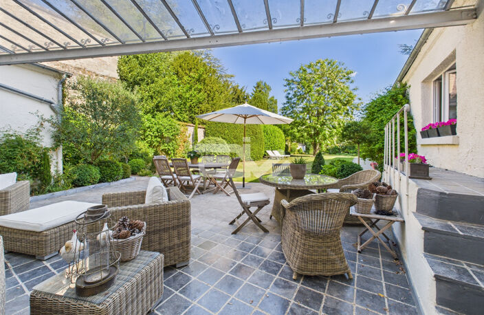 Maison de Maître en Pierre - 340 m² avec Piscine et Dépendances, dans une Commune avec Toutes Commodités — photo 4