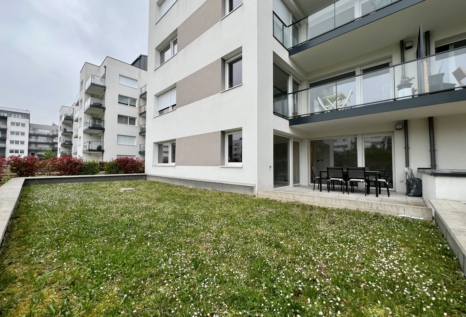 Appartement de type 3 situé au rez de chaussée d'une résidence sécurisée et récente — photo 1