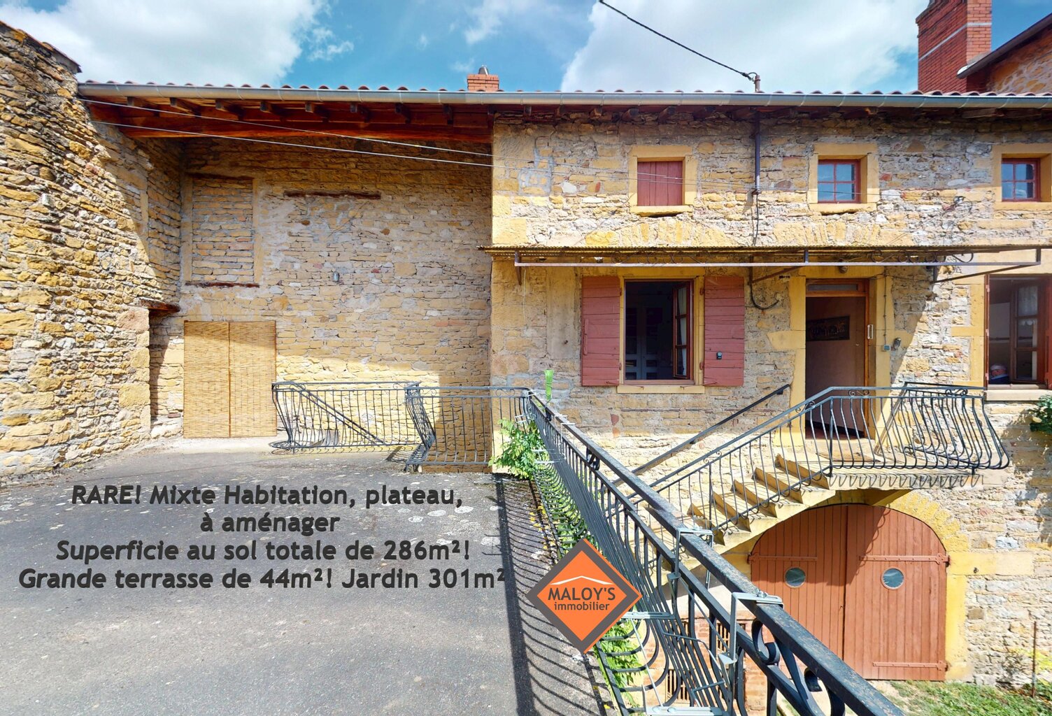 RARE! Mixte habitation pierres dorées, plateaux à aménager surface sol 286m²! Terrain 479m², terrasse 44m²! — photo 1