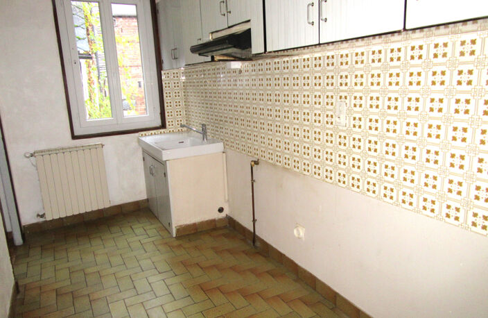 MARCILLAC VALLON Ensemble immobilier en pierre comprenant deux maisons mitoyennes T3 et T4 — photo 4