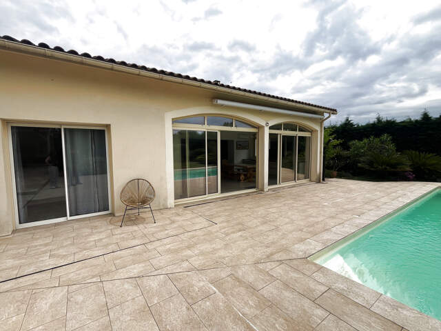 Villa Contemporaine avec Piscine, Ambarès-et-Lagrave - Borde — photo du bien
