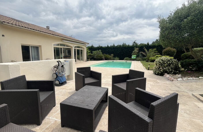 Villa Contemporaine avec Piscine, Ambarès-et-Lagrave - Borde — photo 4