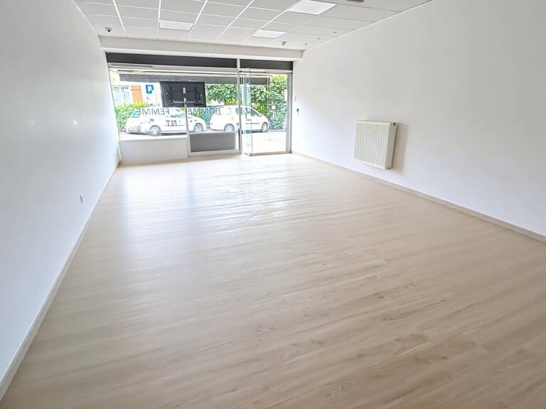 Opportunité Business : Local de 54 m² Climatisé ! — photo 1