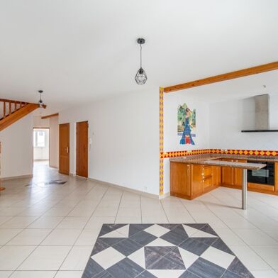 Appartement 4 pièces 265000 €