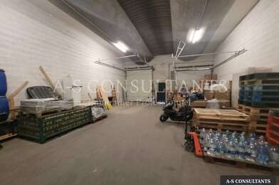 Local industriel  2706 €