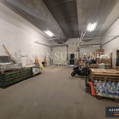 Local industriel  2706 €