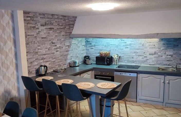 immeuble comprenant un appartement F4 et un duplex F2 le tou — photo 3