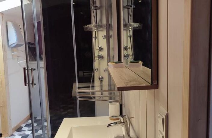 immeuble comprenant un appartement F4 et un duplex F2 le tou — photo 5