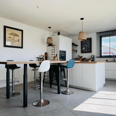 Maison 4 pièces 916600 €