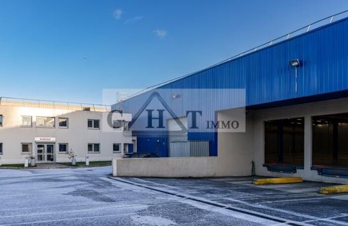 BATIMENT INDÉPENDANT À LOUER — photo 2