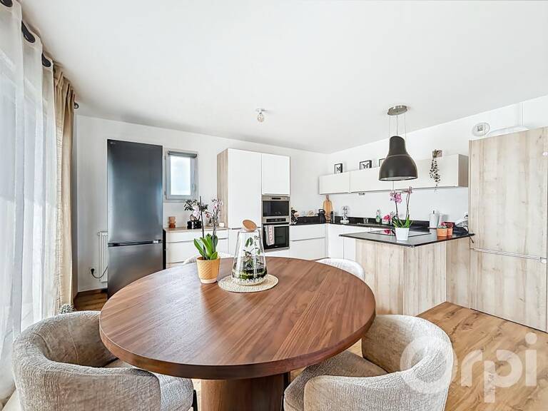 Dernier étage – Appartement traversant de 96 m² avec vues panoramiques, 3 chambres, 2 terrasses et 2 garages – Vendu loué — photo 1