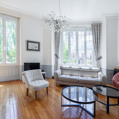 Appartement 7 pièces 658980 €