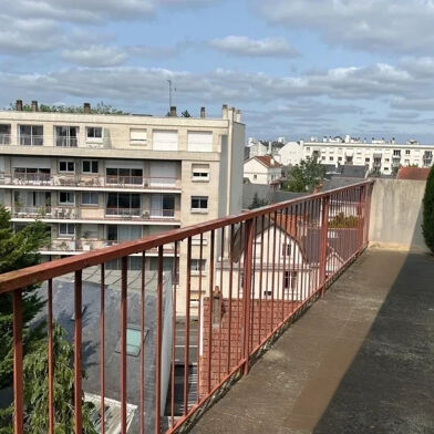 Appartement 7 pièces 383250 €