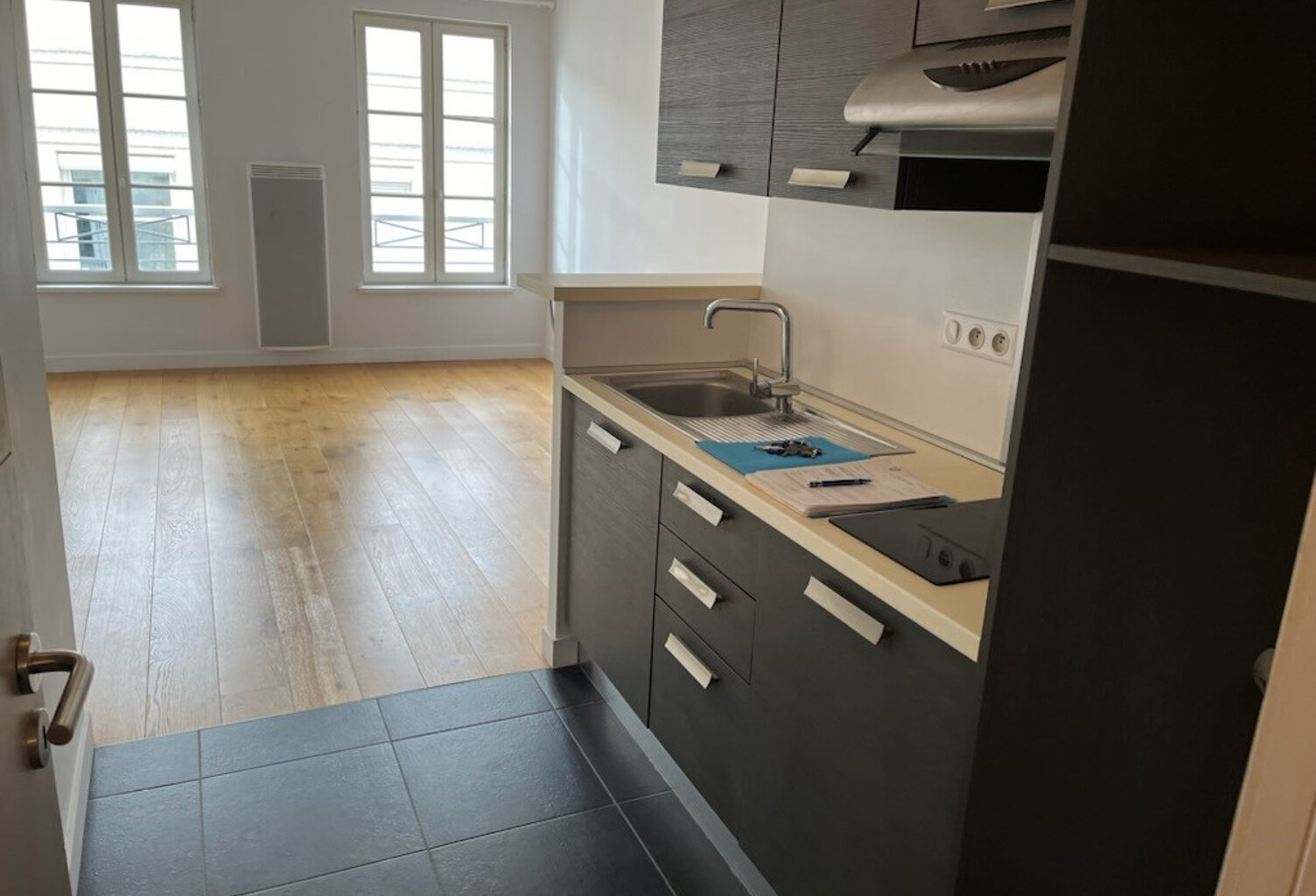 A louer T2 centre LA ROCHELLE — photo 1