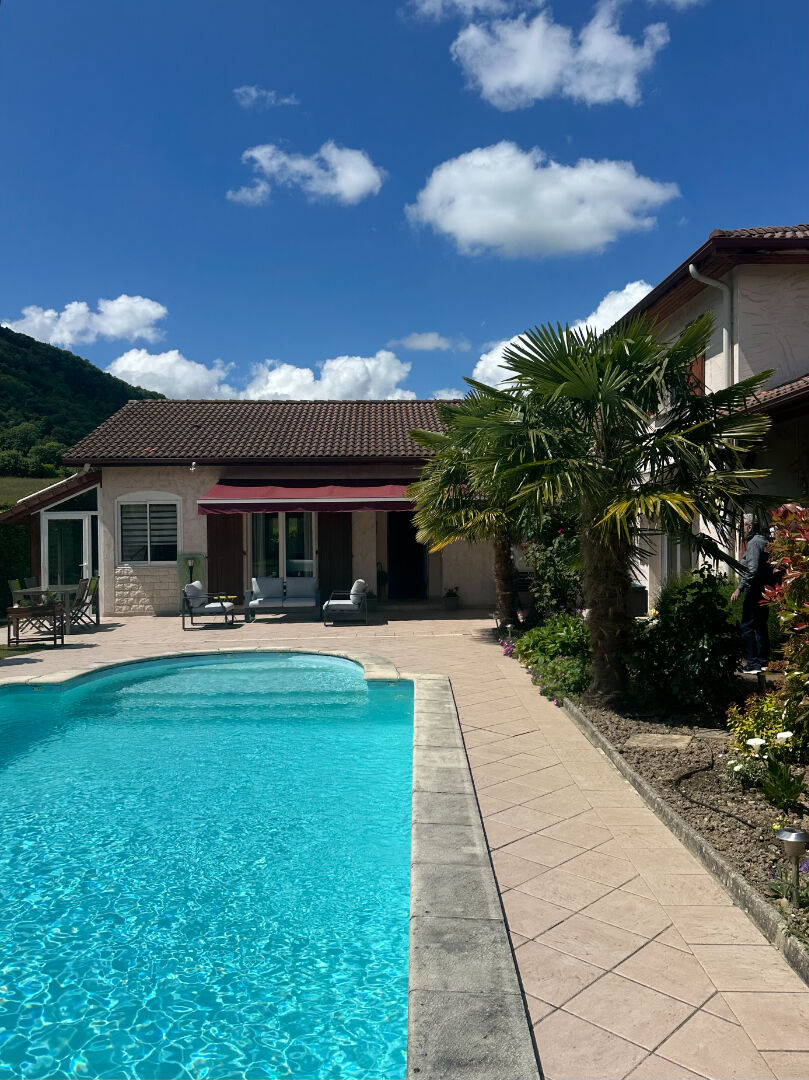 Villa / Maison  T7 à vendre Voiron 38500