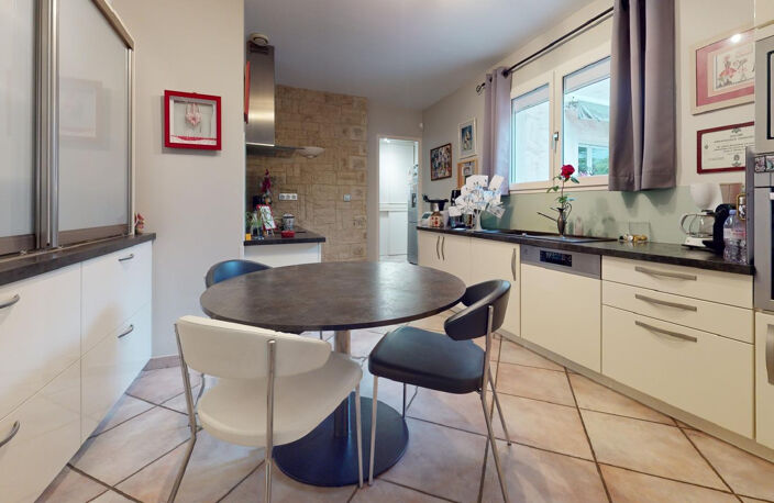 Maison T7 de 141 m² - Voiron (38) — photo 4