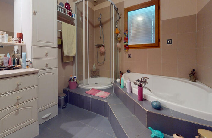 Maison T7 de 141 m² - Voiron (38) — photo 5