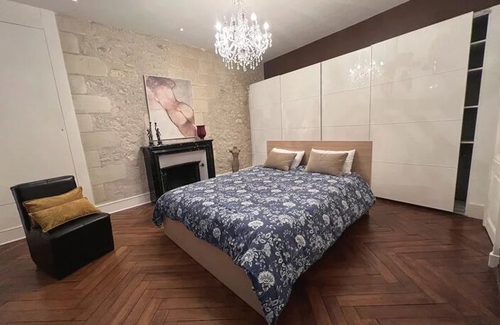 TOURS CLOCHEVILLE - Hôtel Particulier avec cour — photo 4