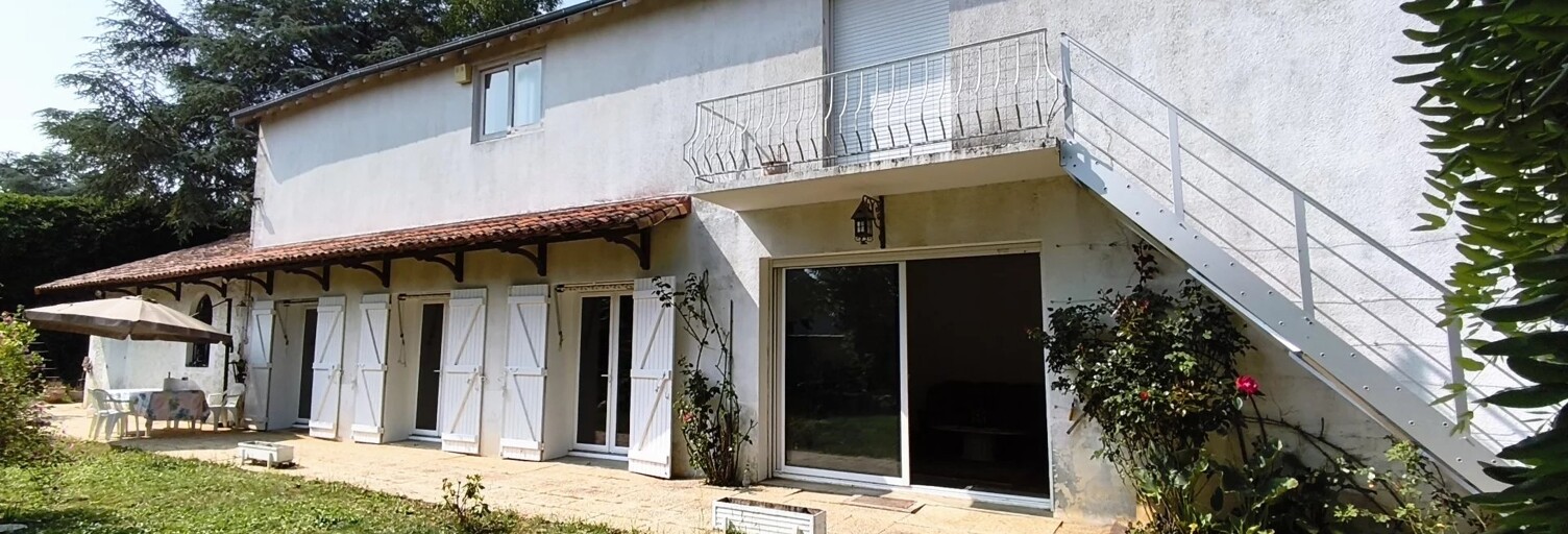 Maison 9 Pièces 316 m² à vendre à Civray (86400)